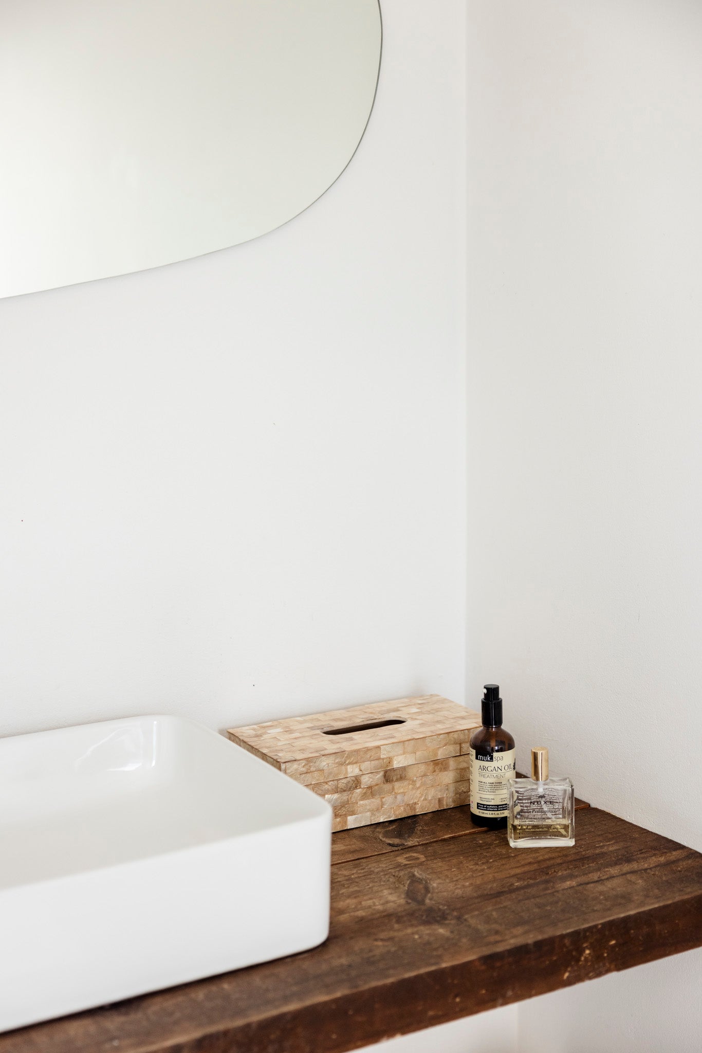 Mother of Pearl Tissue Box